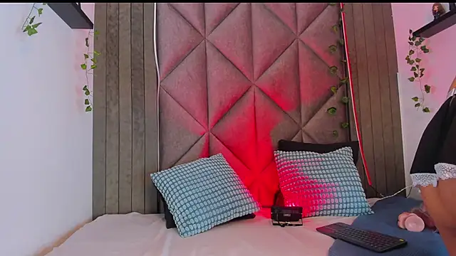 Snapshot of BriaConner_ chatting on November 2025 02:10:02 AM BriaConner online show from November 2025 02:10:02 AM