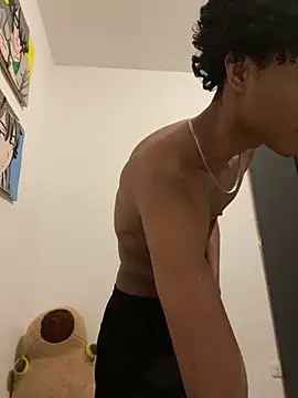 Snapshot of Masterikee chatting on February 2025 06:13:02 PM Masterikee online show from February 2025 06:13:02 PM