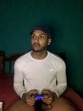 Snapshot of Pinocchiu chatting on October 2025 03:27:01 AM Pinocchiu online show from October 2025 03:27:01 AM