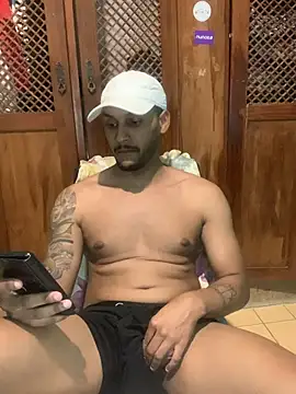 Snapshot of Pinocchiu chatting on December 2025 03:45:02 AM Pinocchiu online show from December 2025 03:45:02 AM