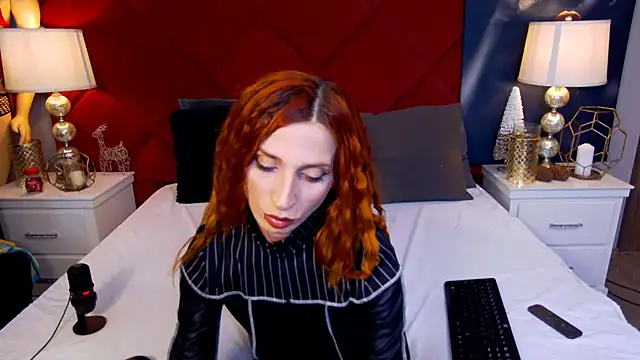 Snapshot of MinnieDrew chatting on December 2025 08:07:02 PM MinnieDrew online show from December 2025 08:07:02 PM