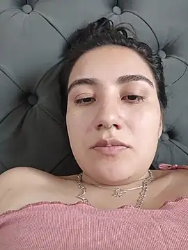 Snapshot of Hellen_Alex chatting on January 2026 01:37:02 PM Hellen Alex online show from January 2026 01:37:02 PM