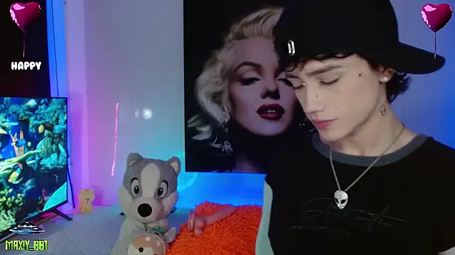 maxiy 001 online show from February 2025 07:48:01 AM