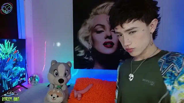 maxiy 001 online show from February 2025 04:35:02 PM