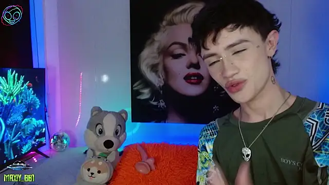 maxiy 001 online show from February 2025 07:38:02 PM