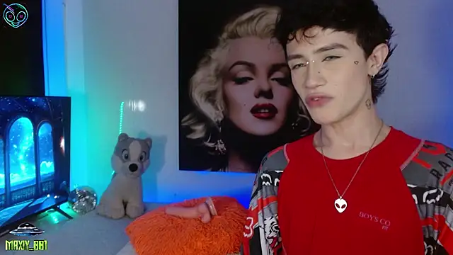 maxiy 001 online show from September 2025 08:49:02 AM