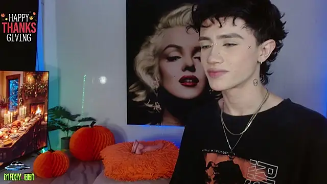 maxiy 001 online show from November 2025 08:55:01 PM