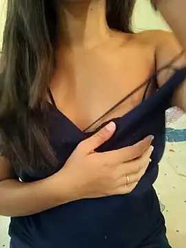 Snapshot of Meenakshi_ chatting on December 2024 01:48:02 AM Meenakshi online show from December 2024 01:48:02 AM