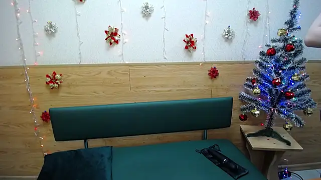 BeatriceFly online show from December 2024 01:28:01 PM