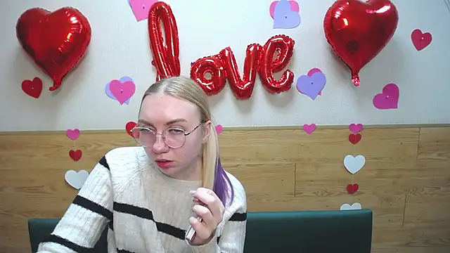 BeatriceFly online show from January 2025 04:30:02 PM