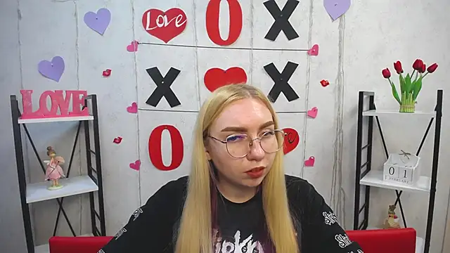 BeatriceFly online show from February 2025 04:44:01 PM