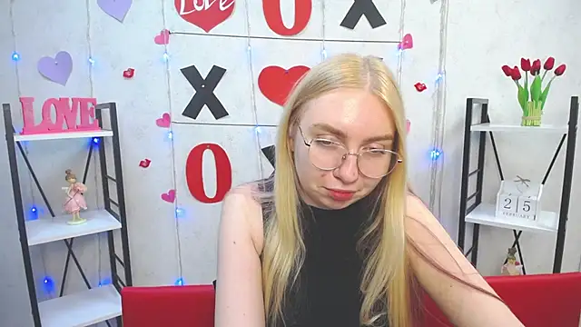 BeatriceFly online show from February 2025 12:24:01 PM