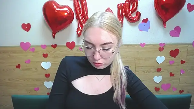 BeatriceFly online show from March 2025 03:16:02 PM