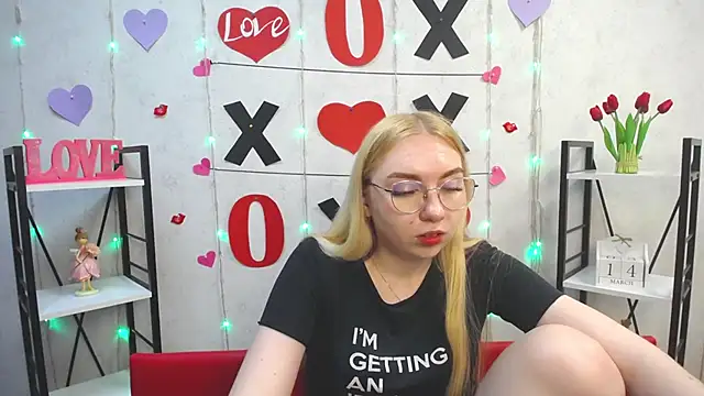 BeatriceFly online show from March 2025 12:56:02 PM