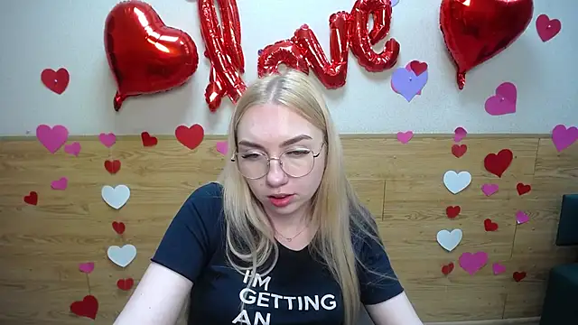 BeatriceFly online show from March 2025 03:18:02 PM