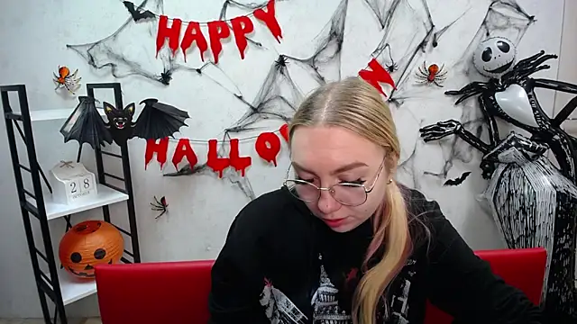 BeatriceFly online show from October 2025 12:51:01 PM