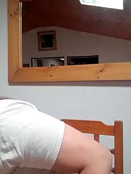 Snapshot of skayhot_ chatting on April 2026 01:24:02 PM skayhot online show from April 2026 01:24:02 PM