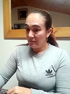 Snapshot of skayhot_ chatting on April 2026 01:09:02 PM skayhot online show from April 2026 01:09:02 PM