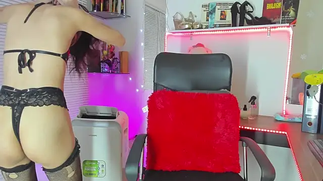 Snapshot of YUKIODAVIS chatting on January 2025 01:03:01 AM YUKIODAVIS online show from January 2025 01:03:01 AM