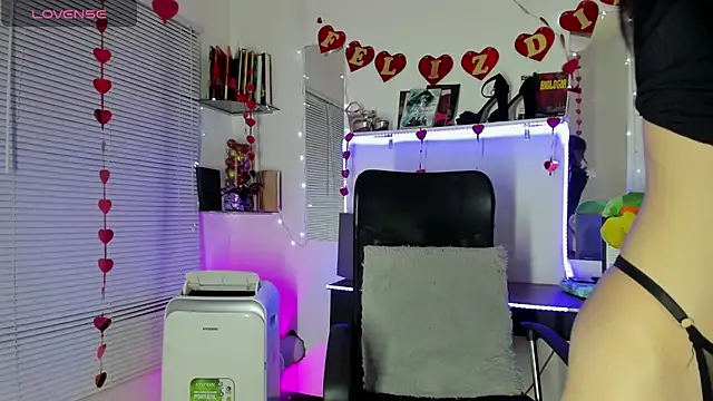 Snapshot of YUKIODAVIS chatting on February 2025 12:27:02 AM YUKIODAVIS online show from February 2025 12:27:02 AM