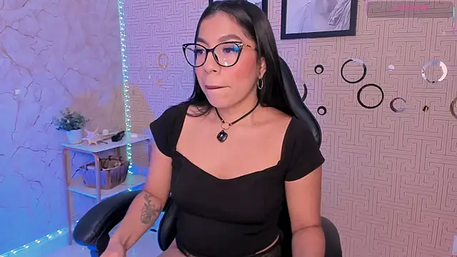 Snapshot of Mia_Gothzx chatting on April 2026 11:11:01 PM Mia Gothzx online show from April 2026 11:11:01 PM