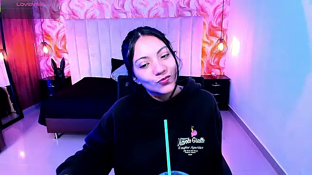 Snapshot of miichael_black chatting on March 2026 04:56:02 PM miichael black online show from March 2026 04:56:02 PM