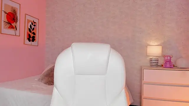 DahianaWalcott online show from March 2025 02:03:01 AM