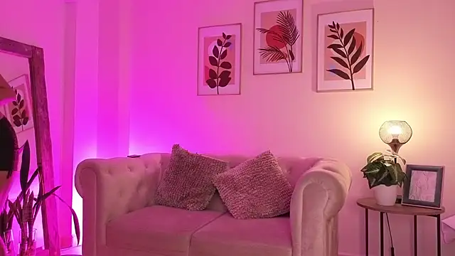 DahianaWalcott online show from February 2026 04:13:01 PM