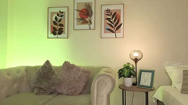 DahianaWalcott online show from February 2026 07:23:01 PM