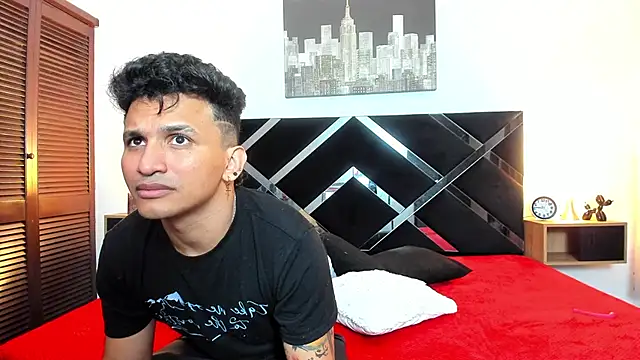 Snapshot of toyboys1 chatting on April 2026 04:13:02 AM toyboys1 online show from April 2026 04:13:02 AM