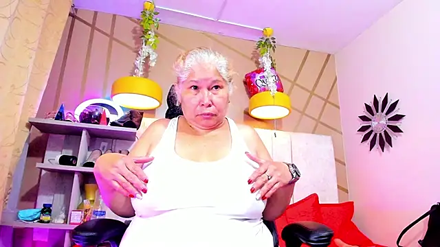 girl amada online show from March 2025 03:24:01 AM