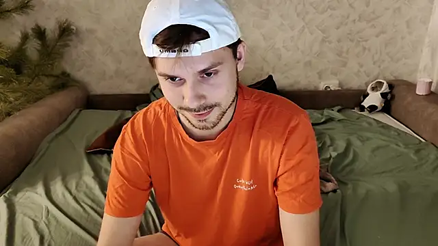 Snapshot of mike_peach chatting on February 2025 08:25:02 PM mike peach online show from February 2025 08:25:02 PM