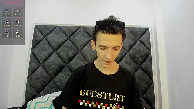 Maisondavis  online show from December 2024 10:24:01 PM