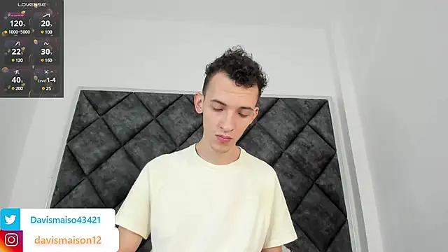 Maisondavis  online show from January 2025 10:41:02 PM