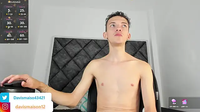 Maisondavis  online show from January 2025 01:08:01 AM