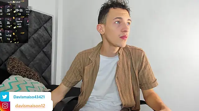 Maisondavis  online show from January 2025 10:18:01 PM