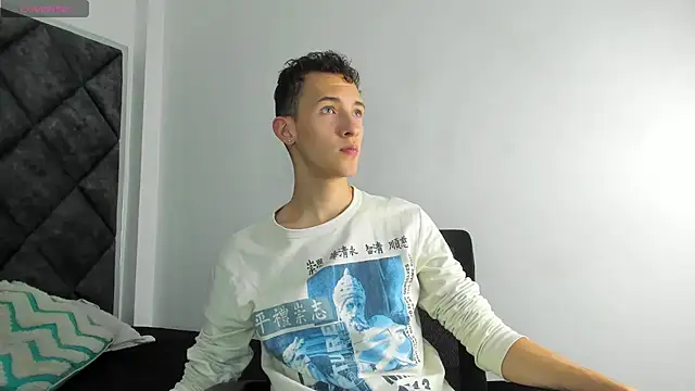 Maisondavis  online show from January 2025 10:45:02 PM