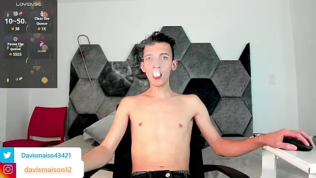 Maisondavis  online show from January 2025 10:34:01 PM