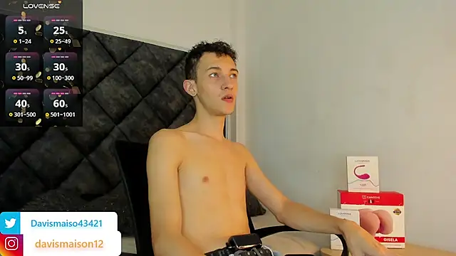 Maisondavis  online show from January 2025 10:15:02 PM