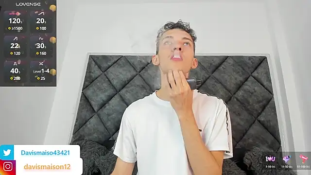 Maisondavis  online show from January 2025 10:05:01 PM