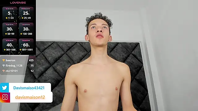 Maisondavis  online show from February 2025 12:51:01 AM