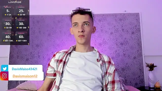 Maisondavis  online show from February 2025 10:09:01 PM