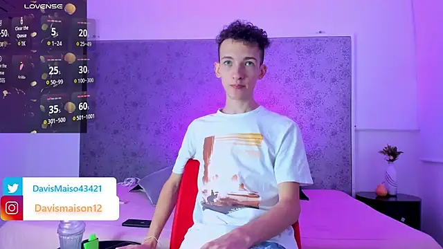 Maisondavis  online show from March 2025 11:00:02 PM