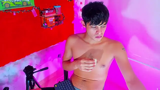 LilOwen  online show from September 2025 07:17:02 PM