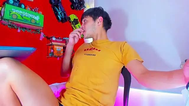 LilOwen  online show from September 2025 07:08:02 PM