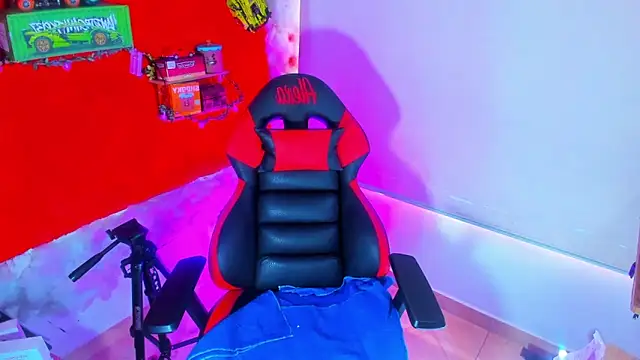 LilOwen  online show from October 2025 06:04:01 PM