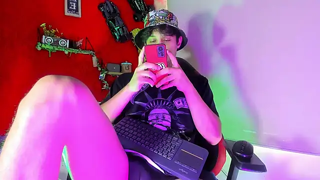 LilOwen  online show from November 2025 06:39:01 PM