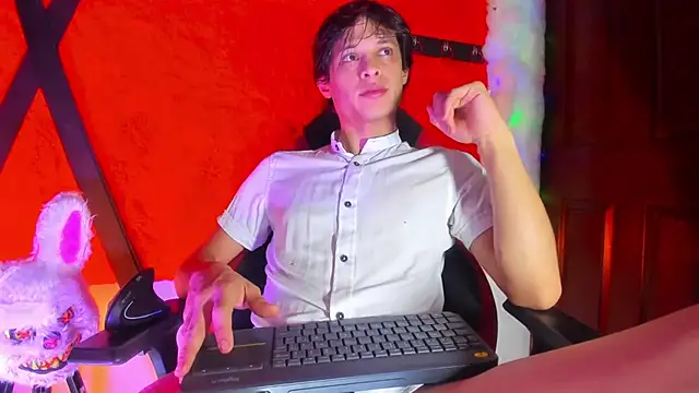 LilOwen  online show from February 2026 06:12:02 PM