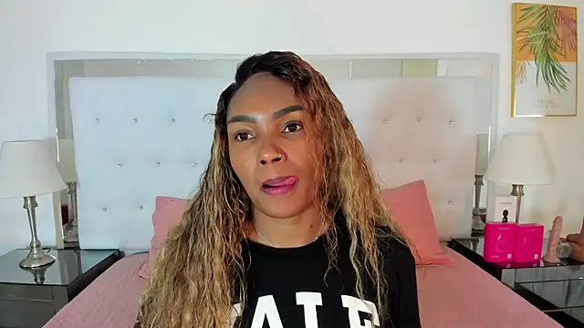 Isla Scott online show from May 2026 11:39:01 AM