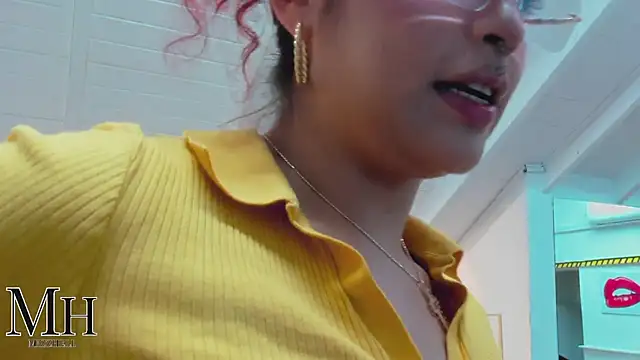 MizzHell online show from April 2026 03:48:01 AM